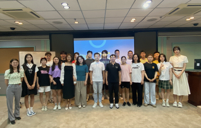传承西迁，青春起航 | 美女直播
2023级研究生新生班会暨入学教育圆满举行